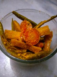 गाजर मूली का अचार (Gajar mooli ka achar recipe in hindi) रेसिपी मुख्य फोटो