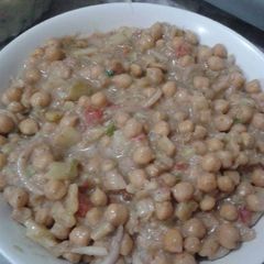 A picture of Alu chana chaat.