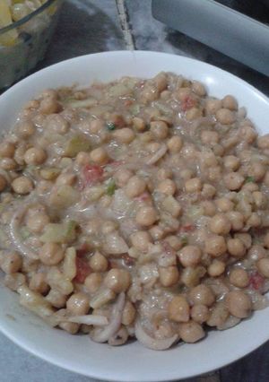 A picture of Alu chana chaat.