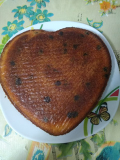 Una foto de 🍰🍰bizcocho con chocolate🍰🍰para un desayuno feliz♥️