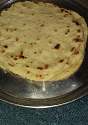 صورة لوصفة خبزة في طاجين البيتزا
