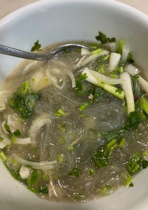Hình của món Nước dùng phở gà, miến gà.