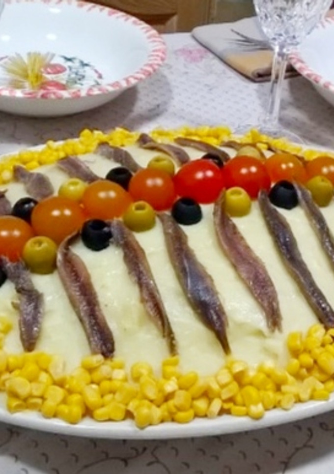 Una foto de Pastel de patata y anchoas