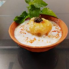 A picture of Dahi bahlle.