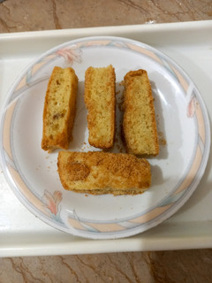 A picture of Vanilla diet cake 🍰🍰baking without oven 🧀.