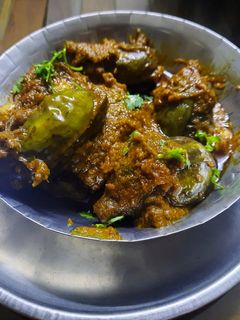 भरली वांगी (bharli vangi recipe in marathi) रेसिपी चे मुख्य फोटो