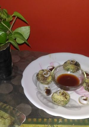 A picture of Raw banana kabab.