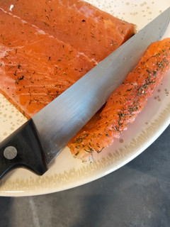 Una foto de Salmón marinado