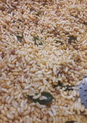 मसाला मुरमुरा (Masala murmura recipe in Hindi) रेसिपी मुख्य फोटो
