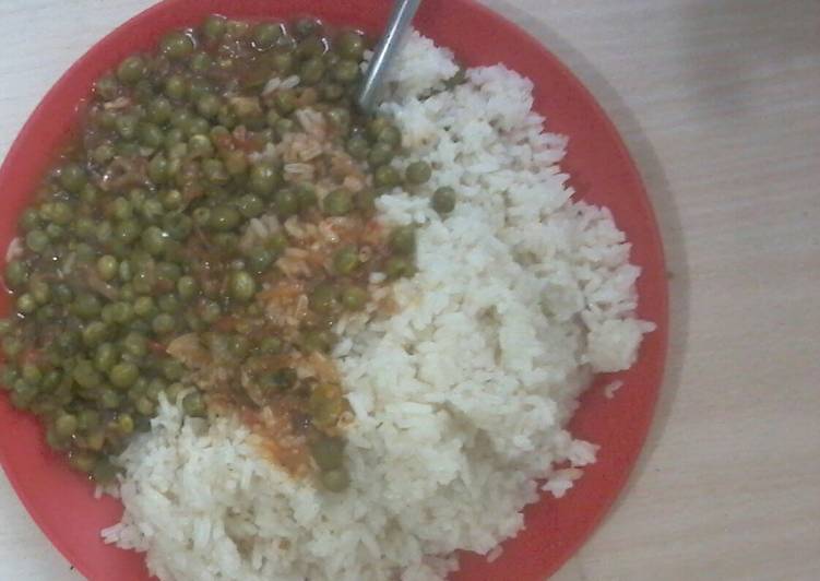 Peas and plain rice