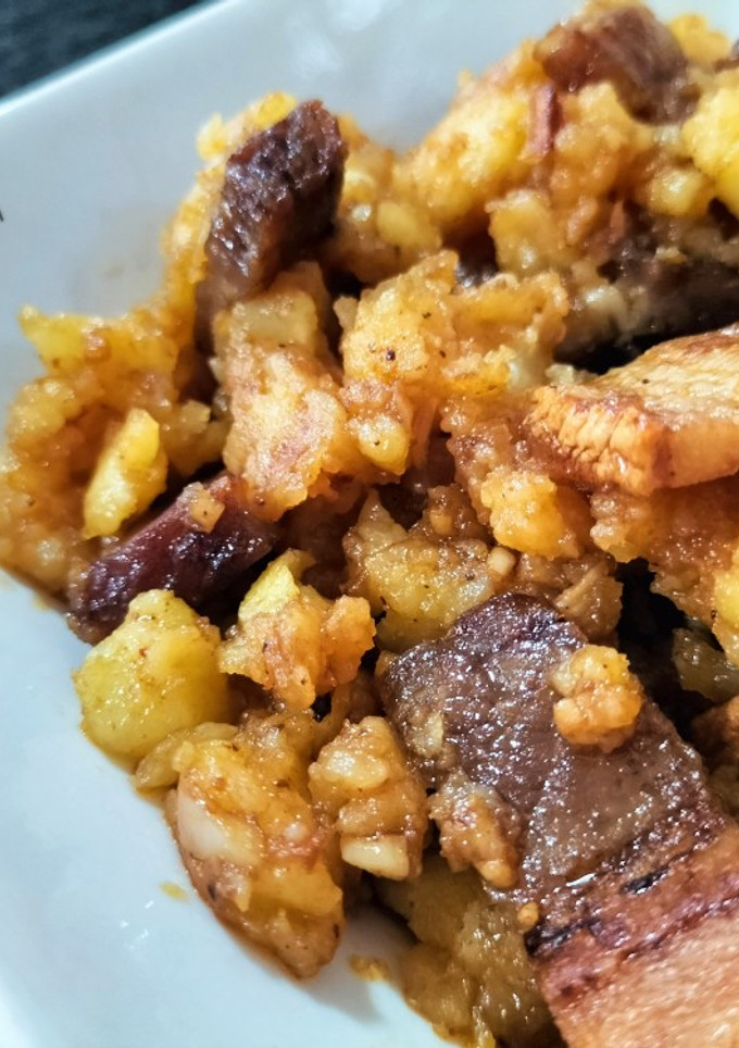 Una foto de Patatas revolconas con torreznos en airfryer