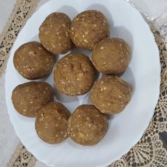 A picture of Oats Ladoo.