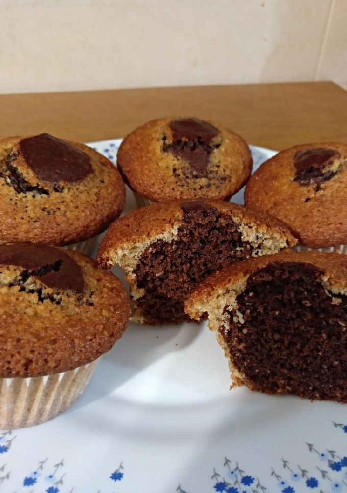 Una foto de Magdalenas integrales de coco y chocolate
