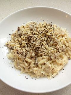 Una foto de Pasta con salsa de trufa y boletus