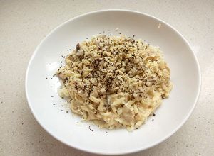 Una foto de Pasta con salsa de trufa y boletus