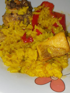 Una foto de Arroz caldoso con pollo olla gm