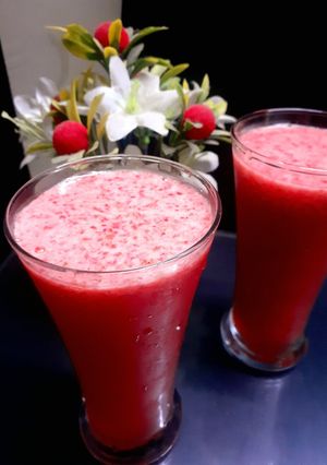 A picture of Strawberry Limca.