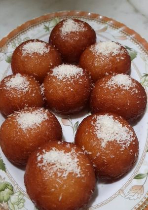 A picture of Gullab jaman.