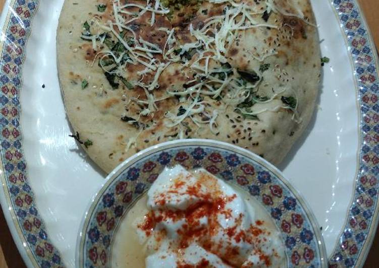 Recipe of Yummy Sprouts moong &amp; paneer kulcha