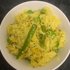 A picture of Cabbage peas thoran.