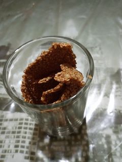 તલ ની ચીકી (Til Chiki Recipe In Gujarati) રેસીપી મુખ્ય ફોટો