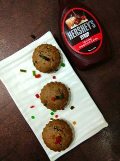 ચોકલેટ મફીન્સ (Chocolate muffins recipe in gujarati) રેસીપી મુખ્ય ફોટો