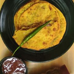 A picture of Rajma kachori.