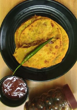 A picture of Rajma kachori.