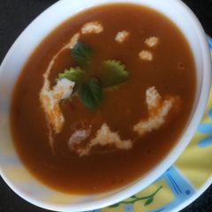 A picture of Roasted Tomatoes and Basil soup.