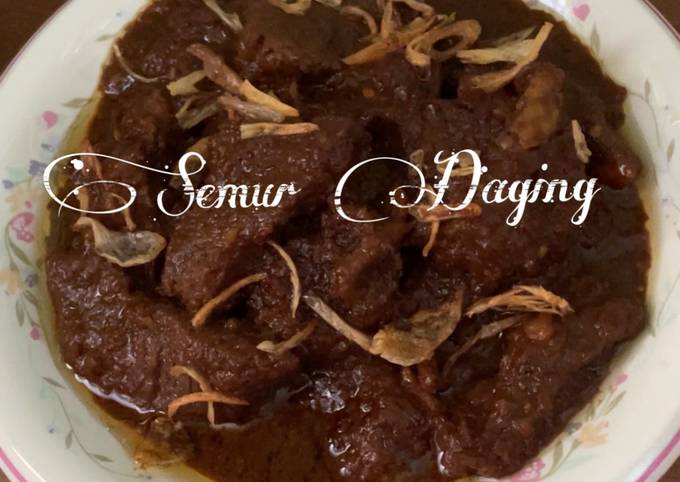 Resep Semur Daging Sapi (Resep Warisan Nenek) yang Lezat Sekali