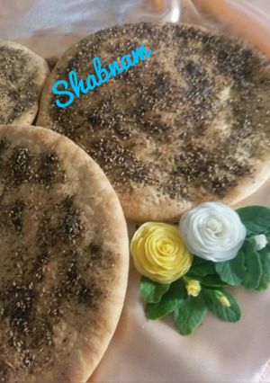 عکسی از دستور نان زعتر (نان لبنانی)