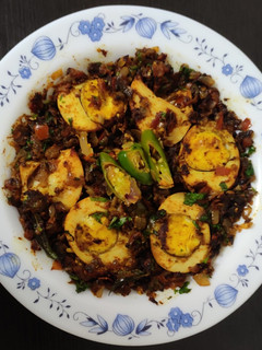 முட்டை மிளகு மசாலா (Egg Pepper Masala recipe in tamil) செய்முறை முக்கிய புகைப்படம்