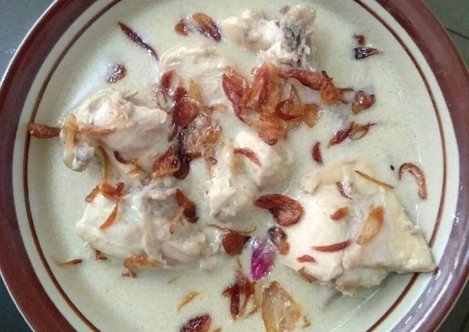 Standar Resep praktis membuat Opor Ayam Masak Putih hidangan Hari Raya yang sedap