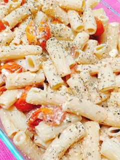 Una foto de Pasta con tomates cherry y queso feta (receta de Instagram)