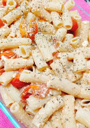 Una foto de Pasta con tomates cherry y queso feta (receta de Instagram)