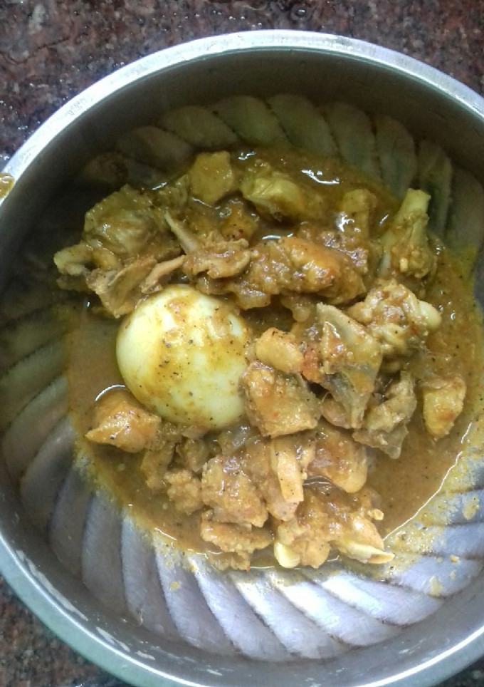 செட்டிநாடு சிக்கன் கிரேவி (Chettinadu chicken gravy recipe in tamil) செய்முறை முக்கிய புகைப்படம்