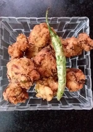 पातळ पोह्याचे भजी (Patal Pohe Bhajji Recipe In Marathi) रेसिपी चे मुख्य फोटो 