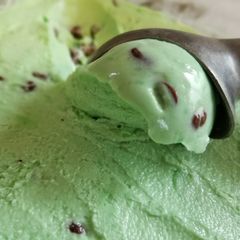 A picture of Delicious Mint Chocolate Chip Ice cream.