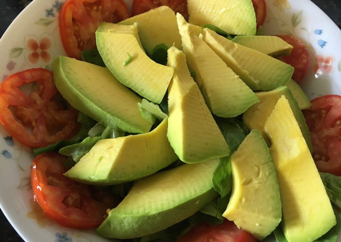 Ensalada de tomate 🍅 y aguacate 🥑