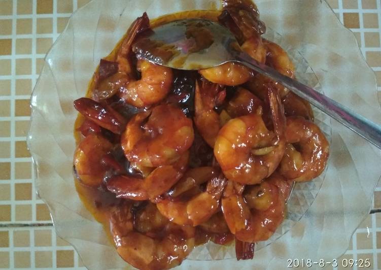 Langkah Mudah untuk Menyiapkan Udang goreng asam pedas manis yang Enak