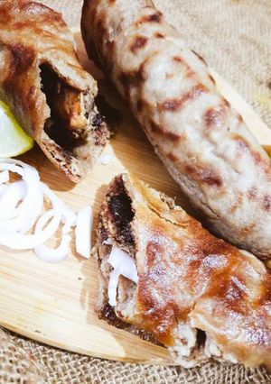A picture of Paratha roll without kneading dough.