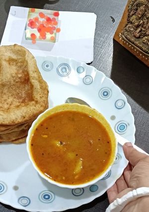 লুচি আর ফুলকপির ডালনা রেসিপির প্রধান ছবি