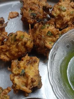 पालक के पकौडे (palak ke pakode recipe in hindi) रेसिपी मुख्य फोटो