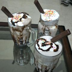 A picture of KitKat shake.