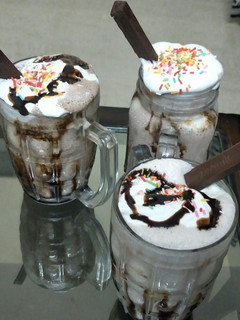 A picture of KitKat shake.