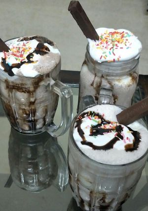 A picture of KitKat shake.