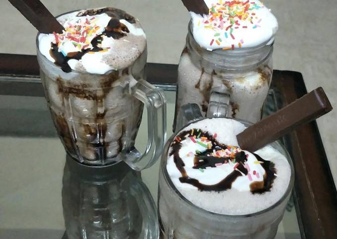 Step-by-Step Guide to Make Homemade KitKat shake