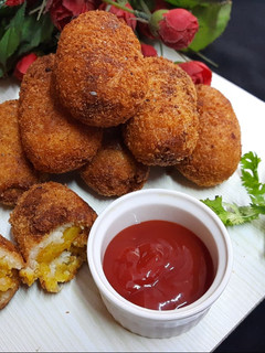 क्रिस्पी ब्रेड रोल (Crispy Bread Roll recipe in Hindi) रेसिपी मुख्य फोटो