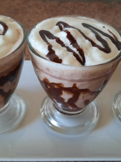 Una foto de Batido de chocolate refrescante y rápido
