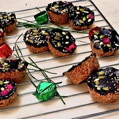 Til Choco Cups A picture of Til Choco Cups.